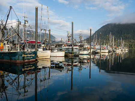 simsearch:6119-09062017,k - View of the commercial fishing fleet docked in the harbour at Petersburg, Southeast Alaska, United States of America Stock Photo - Rights-Managed, Code: 841-09255505