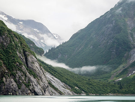 Classic glacier carved fjord in Tracy Arm-Fords Terror Wilderness Area, Southeast Alaska, United States of America Photographie de stock - Rights-Managed, Code: 841-09255525