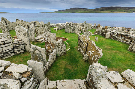 simsearch:841-09242443,k - Broch of Gurness, view to Island of Rousay, Iron Age complex, prehistoric settlement, Eynhallow Sound, Orkney Islands, Scotland, United Kingdom, Europe Photographie de stock - Rights-Managed, Code: 841-09255662