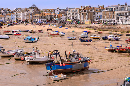 simsearch:841-09242437,k - Boats, harbour at low tide, St Ives, popular seaside resort in hot weather, Summer, Cornwall, England, United Kingdom, Europe Stock Photo - Rights-Managed, Code: 841-09255670