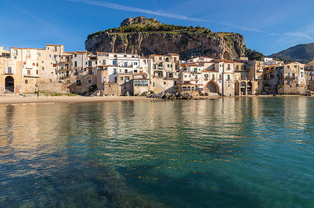 simsearch:841-09256817,k - The old town of Cefalu with Rocca di Cefalu in the background, Cefalu, Sicily, Italy, Europe Stock Photo - Rights-Managed, Code: 841-09255863