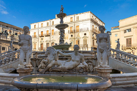 piazza pretoria - The Praetorian Fountain (Fontana Pretoria) in Palermo, Sicily, Italy, Europe Foto de stock - Con derechos protegidos, Código: 841-09255931