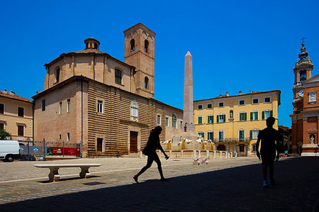 simsearch:841-06502960,k - Piazza Federico II, Old Town of Jesi, Marche, Italy, Europe Photographie de stock - Rights-Managed, Code: 841-09256131