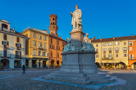 simsearch:841-06502960,k - Piazza Cavour, Vercelli, Piedmont, Italy, Europe Photographie de stock - Rights-Managed, Code: 841-09256159
