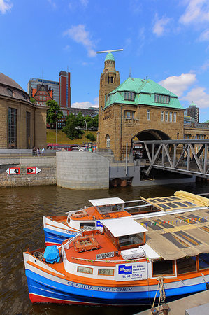 St. Pauli-Landungsbrucken, Hamburg, Germany, Europe Stock Photo - Rights-Managed, Code: 841-09256314