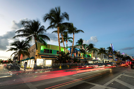 simsearch:841-09256650,k - Art Deco architecture at night on Ocean Drive, South Beach, Miami Beach, Florida, United States of America, North America Fotografie stock - Rights-Managed, Codice: 841-09256650