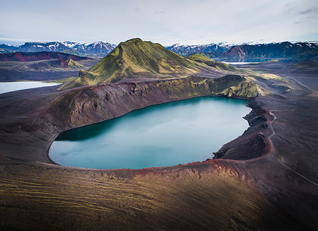 Aerial view of Hnausapollur (Blahylur), a volcanic crater near Landmannalaugar, Fjallabak Nature Reserve, Southern Region, Iceland, Polar Regions Photographie de stock - Rights-Managed, Code: 841-09256680