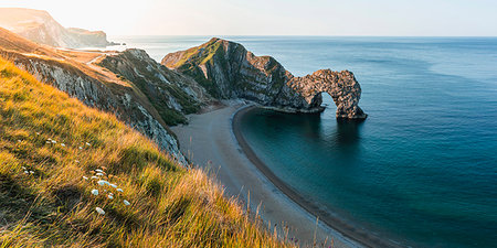 durdle door - View from clifftop to Durdle Door, Jurassic Coast, UNESCO World Heritage Site, West Lulworth, Dorset, England, United Kingdom, Europe Photographie de stock - Rights-Managed, Code: 841-09256682