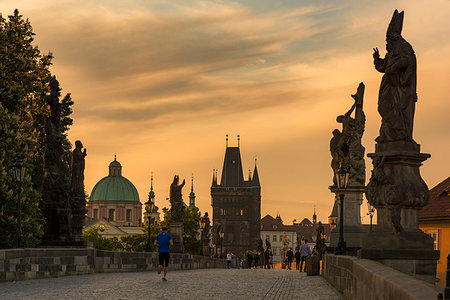 simsearch:841-09256381,k - Charles Bridge, Prague, UNESCO World Heritage Site, Czech Republic, Europe Stock Photo - Rights-Managed, Code: 841-09256985