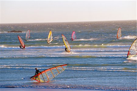 plaza bloubergstrand - Surfing, Blouberg Beach, South Africa, Africa Foto de stock - Con derechos protegidos, Código: 841-02704060