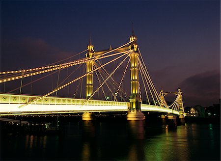 simsearch:841-02919314,k - Albert Bridge at night, London, England, United Kingdom, Europe Foto de stock - Con derechos protegidos, Código: 841-02704087