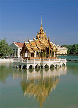 simsearch:841-02708392,k - Phra Thinang Aiswan Thipha-at Pavilion, Bang Pa-in Palace, Nakhon Si Ayutthaya Province, Thailand, Asia Stock Photo - Rights-Managed, Code: 841-02704160