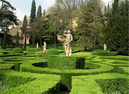 formal italian gardens - Giardino Giusti, Verona, Veneto, Italy, Europe Stock Photo - Rights-Managed, Code: 841-02704206