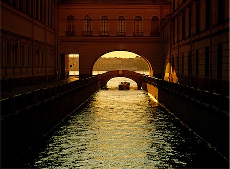 st petersburg night - Le Canal d'hiver au crépuscule, Saint-Pétersbourg, Russie Photographie de stock - Rights-Managed, Code: 841-02704213