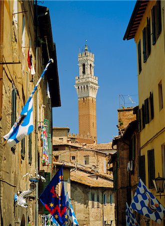 Maisons et Torre del Mangia, Sienne, Toscane, Italie Photographie de stock - Rights-Managed, Code: 841-02704259