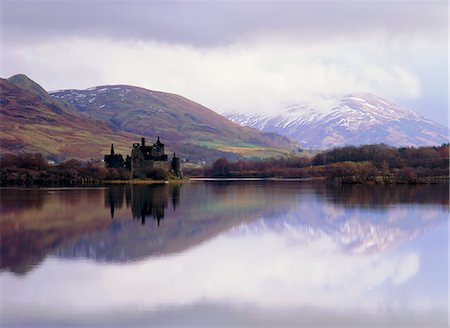Kilchurn Castle and Loch Awe, Highlands Region, Scotland, United Kingdom, Europe Stock Photo - Rights-Managed, Code: 841-02704383