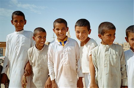 Group portrait of boys, Hafr el Batn, Saudi Arabia, Middle East Foto de stock - Con derechos protegidos, Código: 841-02704475
