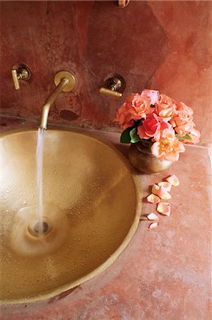 sambier - Detail of brass hand beaten bathroom sink in bathroom area of a residence, Amber, near Jaipur, Rajasthan state, India, Asia Stock Photo - Rights-Managed, Code: 841-02704556