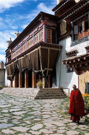 sichuan tibetan - Tibetan monastery outside Garze, Sichuan Province, China, Asia Stock Photo - Rights-Managed, Code: 841-02704756
