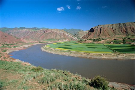 simsearch:656-02879670,k - Rape and barley fields by the Hwang Ho, Yellow River, at Lajia, Qinghai Province, China Foto de stock - Con derechos protegidos, Código: 841-02704752