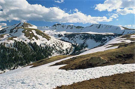 Snowy landscape in June, at Independence Pass, elevation 12095 ft, in the Sawatch Mountains, part of the Rockies, in Aspen, Colorado, United States of America, North America Foto de stock - Con derechos protegidos, Código: 841-02705139