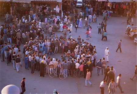 Story telling, story teller and audience, Place Djemma el Fna, Marrakech (Marrakesh), Morocco, North Africa, Africa Stock Photo - Rights-Managed, Code: 841-02705170