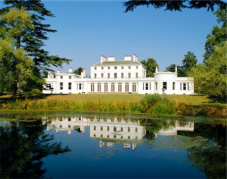 english mansions in europe - Frogmore House, Home Park, Windsor Castle, Berkshire, England, UK Stock Photo - Rights-Managed, Code: 841-02705357