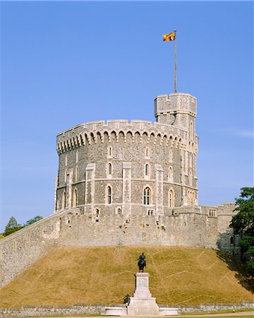 simsearch:841-02704856,k - The Round Tower, Windsor Castle, Berkshire, England, UK Fotografie stock - Rights-Managed, Codice: 841-02705351