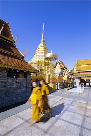 simsearch:841-02918273,k - Moines bouddhistes au Wat Phra That Doi Suthep, Doi Suthep, Chiang Mai, Thaïlande du Nord, Asie Photographie de stock - Rights-Managed, Code: 841-02705424