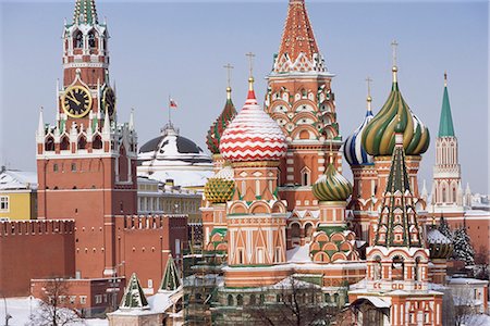 snow covered rooftops - St. Basil's Christian cathedral in winter snow, Red Square, UNESCO World Heritage Site, Moscow, Russia, Europe Stock Photo - Rights-Managed, Code: 841-02705803