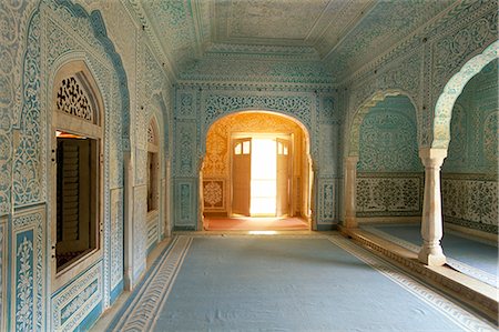 palace corridor - Ornate passageway to open door, Samode Palace, Jaipur, Rajasthan state, India, Asia Stock Photo - Rights-Managed, Code: 841-02705836