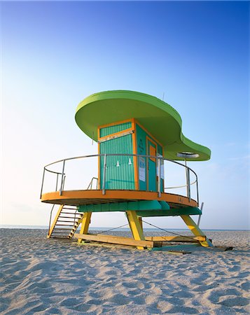 Cabane de sauveteur en art deco style, South Beach, Miami Beach, Miami, Floride, États-Unis d'Amérique, l'Amérique du Nord Photographie de stock - Rights-Managed, Code: 841-02705832