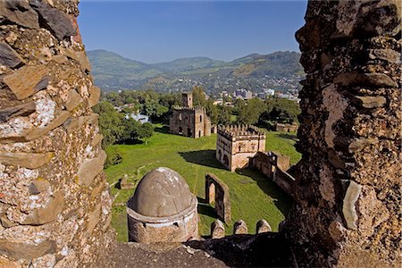 ethiopian (places and things) - Vue Gonder et l'enceinte royale depuis le sommet de palais, Gonder, Gonder, Ethiopie, Afrique des Fasiladas Photographie de stock - Rights-Managed, Code: 841-02705877