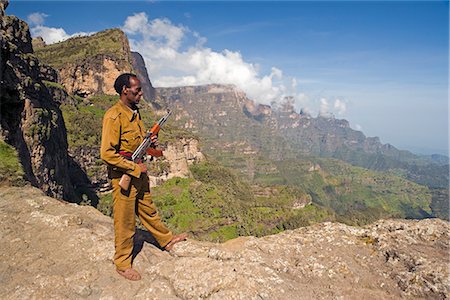 simsearch:841-03029734,k - Simien Mountains Park Ranger, Dramatic mountain scenery from the area around Geech, UNESCO World Heritage Site, Simien Mountains National Park, The Ethiopian Highlands, Ethiopia, Africa Foto de stock - Con derechos protegidos, Código: 841-02705889