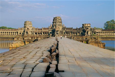 path wide angle - Stone causeway leading to the temple of Angkor Wat, Angkor, Siem Reap, Cambodia Stock Photo - Rights-Managed, Code: 841-02706144