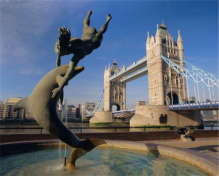 simsearch:841-02901516,k - Delphin-Skulptur und der Tower Bridge, London, England, UK Stockbilder - Lizenzpflichtiges, Bildnummer: 841-02706148