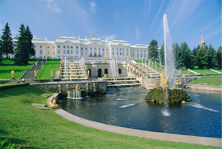 summer palace - Summer Palace, Petrodvorets (Peterhof), near St. Petersburg, Russia Foto de stock - Con derechos protegidos, Código: 841-02706269