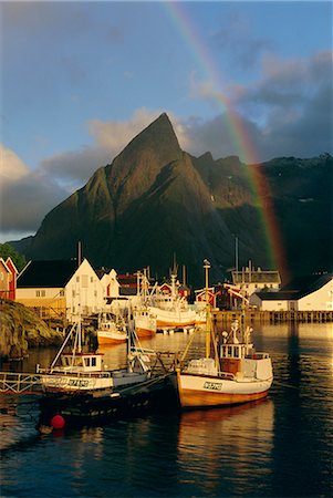 simsearch:841-02718649,k - Rainbow over the colourful fishing village of Hamnoy, Moskenesoya, Lofoten Islands, Nordland, Norway, Scandinavia, Europe Foto de stock - Con derechos protegidos, Código: 841-02706344