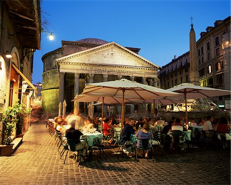 simsearch:841-03032553,k - Restaurants near the ancient Pantheon in the evening, Rome, Lazio, Italy, Europe Foto de stock - Con derechos protegidos, Código: 841-02706433