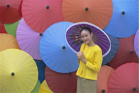 simsearch:841-02914823,k - Portrait d'une jeune femme, village de parapluie de Bo Sang, Chiang Mai, Thaïlande du Nord, Asie Photographie de stock - Rights-Managed, Code: 841-02706547