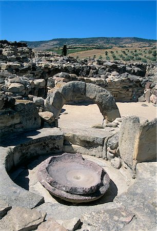 simsearch:841-05782986,k - Su Nuraxi nuragic complex, dating from 1500 BC, Barumini, UNESCO World Heritage Site, island of Sardinia, Italy, Mediterranean, Europe Foto de stock - Con derechos protegidos, Código: 841-02706591