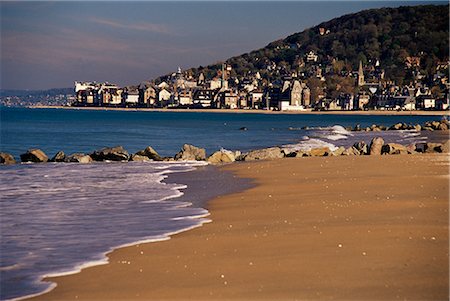 View from Pointe de Cabourg of Houlgate, near Deauville, Cote Fleurie, Calvados, Basse Normandie (Normandy), France, Europe Stock Photo - Rights-Managed, Code: 841-02706675