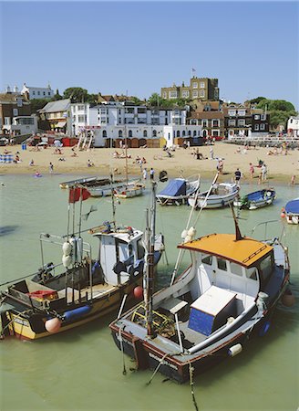 simsearch:841-02916188,k - Beach and harbour, Broadstairs, Kent, England, United Kingdom, Europe Foto de stock - Con derechos protegidos, Código: 841-02706700