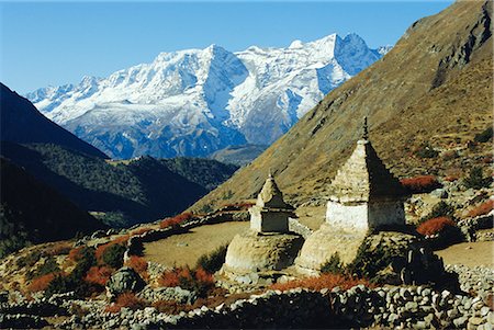 Stupas sur le chemin vers Tengboche, Khumbu Himal, Himalaya, Népal Photographie de stock - Rights-Managed, Code: 841-02706730