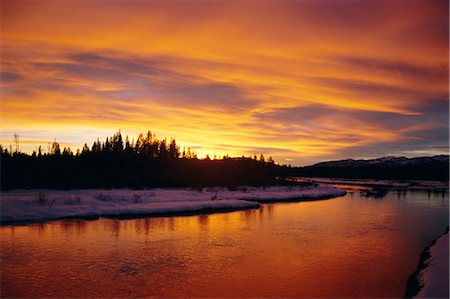 simsearch:841-03066313,k - Sunset over a warm river in winter, Yellowstone National Park, Wyoming, United States of America Stock Photo - Rights-Managed, Code: 841-02706871