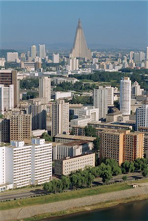 simsearch:841-02918975,k - Hôtel Ryugyong pyramide (inachevé), Pyongyang, Corée du Nord, Asie Photographie de stock - Rights-Managed, Code: 841-02706886