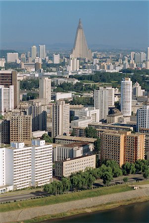 distance office - Ryugyong Hotel pyramid (unfinished), Pyongyang, North Korea, Asia Stock Photo - Rights-Managed, Code: 841-02706886