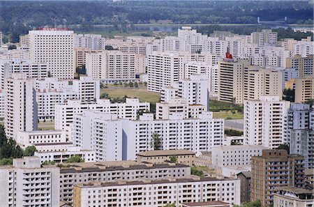 simsearch:841-02918975,k - Aerial view of city skyline with blocks of flats rebuilt since 1950s war, Pyongyang, North Korea, Asia Foto de stock - Con derechos protegidos, Código: 841-02706887