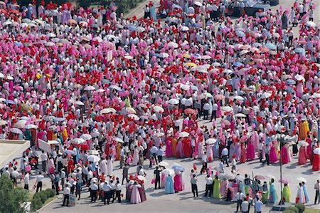 simsearch:841-02706897,k - Visitent femmes défilé costume national en place Kim Il Sung pour état, Pyongyang, Corée du Nord, Asie Photographie de stock - Rights-Managed, Code: 841-02706896