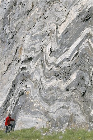 simsearch:841-02706356,k - Strong folding in garnet gneiss, Hammerfest, Norway, Scandinavia, Europe Stock Photo - Rights-Managed, Code: 841-02706917